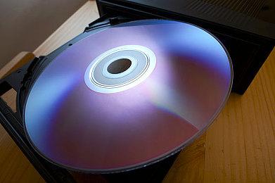 Epic喜加一：《无人机竞速联盟模拟器》《Runbow》免费领